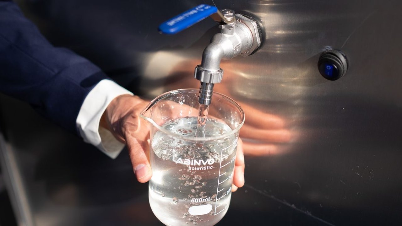 Startup Atoco Uses Data‑Center Waste Heat to Pull Water from Air with MOF Technology