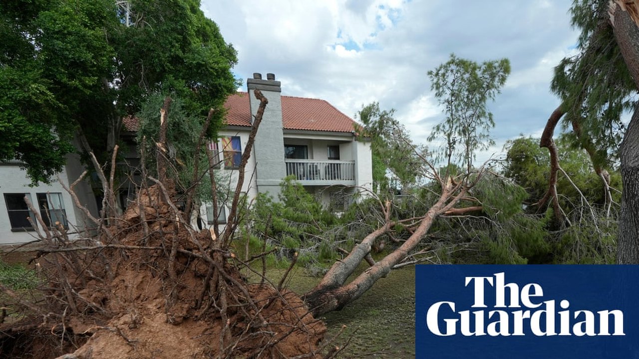 Rare Tornado Outbreak Hits Central Arizona, Bringing Golf‑Ball Hail and Roof Damage — article featured image