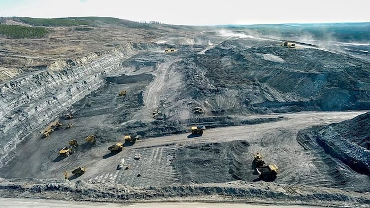 Federal Auditor Finds Ottawa Quietly Dropped Thermal Coal Export Ban Without Public Notice