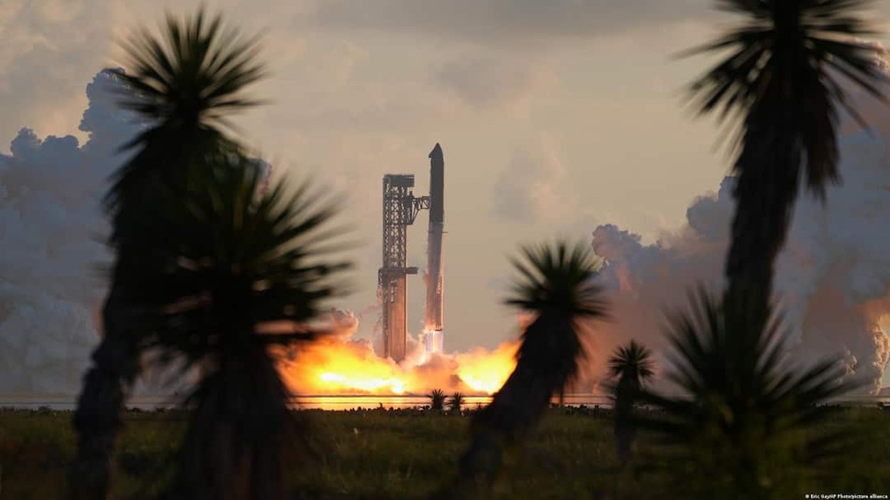 SpaceX Starship Reaches Orbit and Deploys 26 Satellites in Major Test Flight