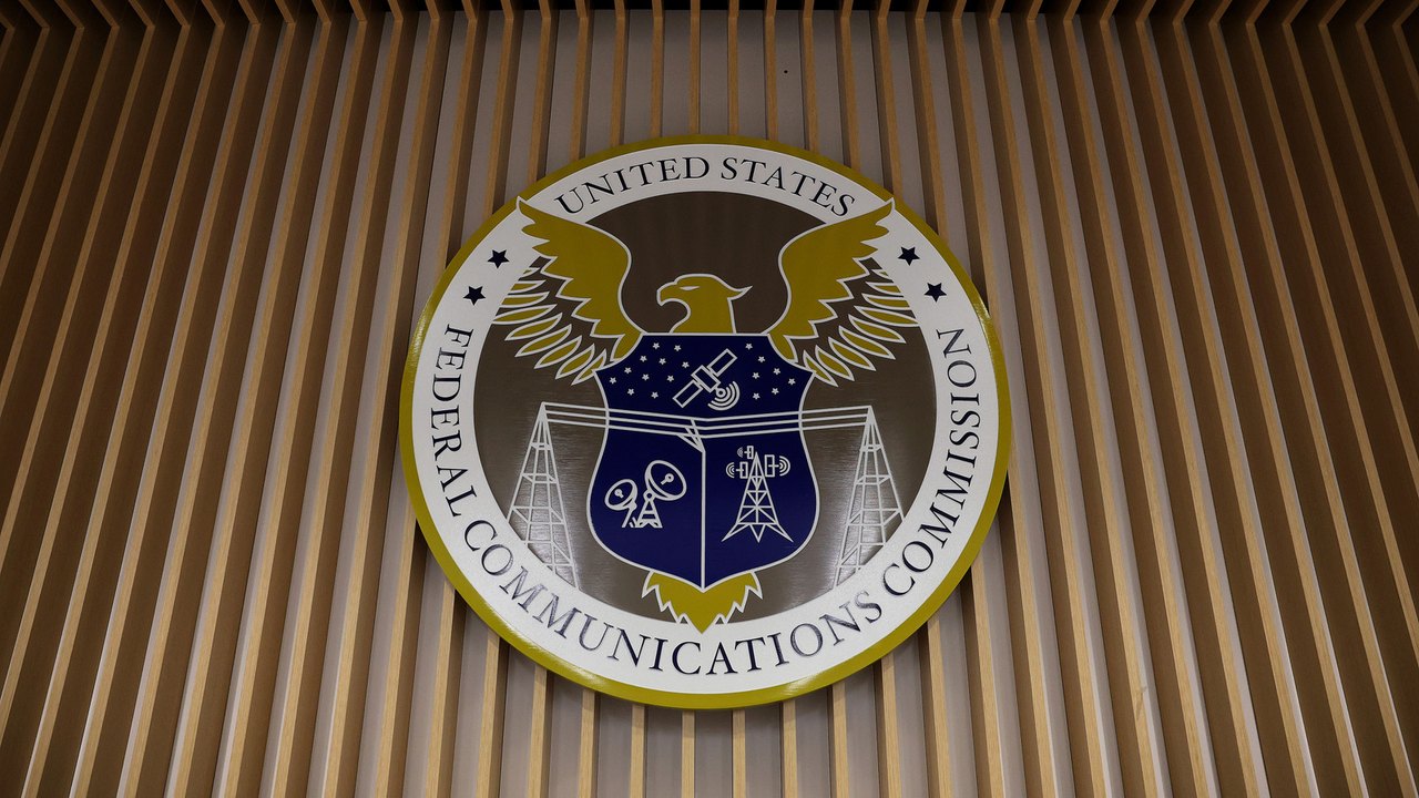 FCC: अमेरिकी जेलों में अवैध मोबाइल रोकने के लिए जैमर के इस्तेमाल पर अगले महीने होगा मतदान