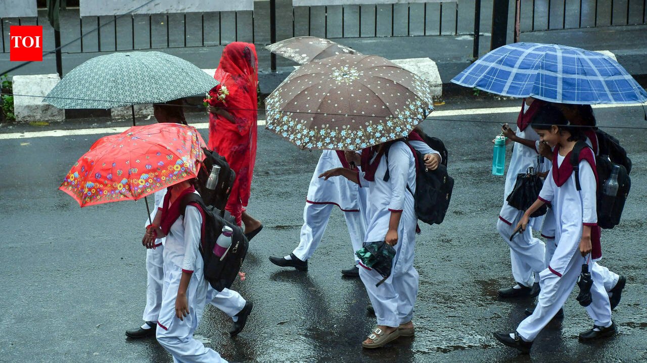 साइकलोन अर्नब के कारण ओडिशा के कई जिलों में स्कूल बंद, ओसीएस मेन परीक्षा की तिथियों में बदलाव