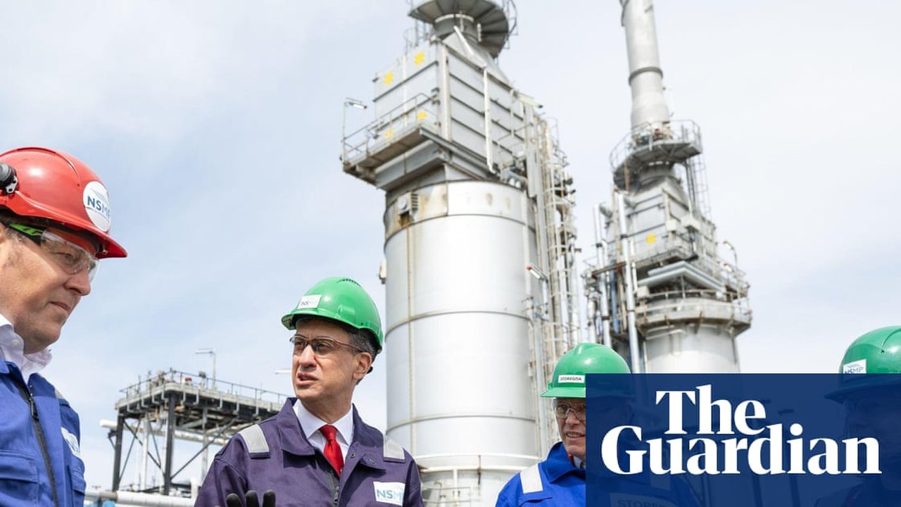 UK बजट से पहले कार्बन कैप्चर तकनीक के लिए £24 अरब के आवंटन पर विवाद, क्रिस पैखम ने की आलोचना