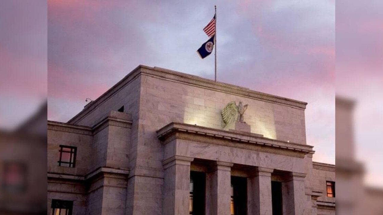 Federal Reserve Holds Interest Rates Steady, Awaits Further Inflation Data